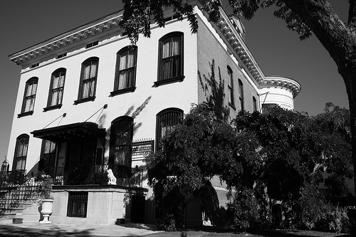 Haunted Lemp Mansion - Mostly GhostsMostly Ghosts